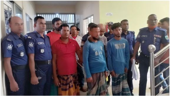 যৌথবাহিনীর অভিযানে আগ্নেয়াস্ত্র সহ ২০ জন আটক